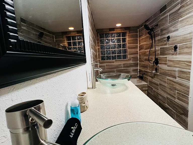 20042 FM 2015 — Photo 15