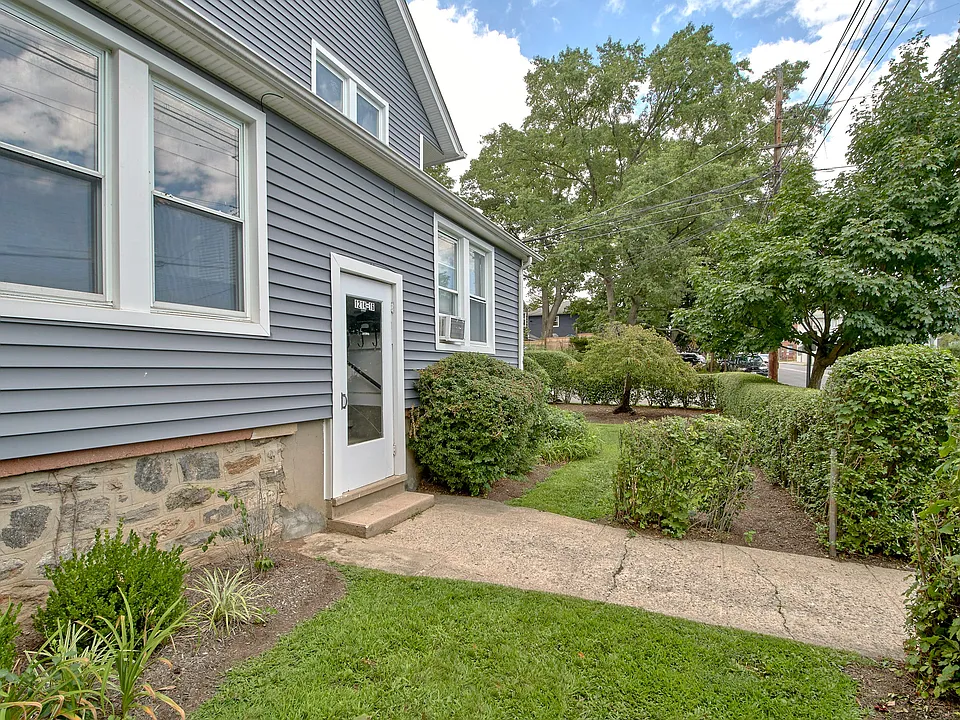 1216 Halstead Ave #2