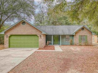 5525 Debbie Dr, Milton, FL 32570