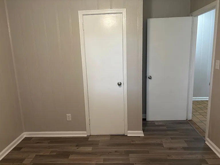 2724 Forsyth Ln — Photo 13