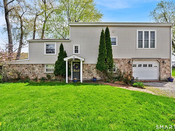 2nd image of 84 Little Meadow Road