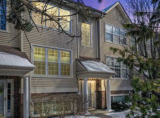 27 E Illinois Ave, Palatine, IL 60067