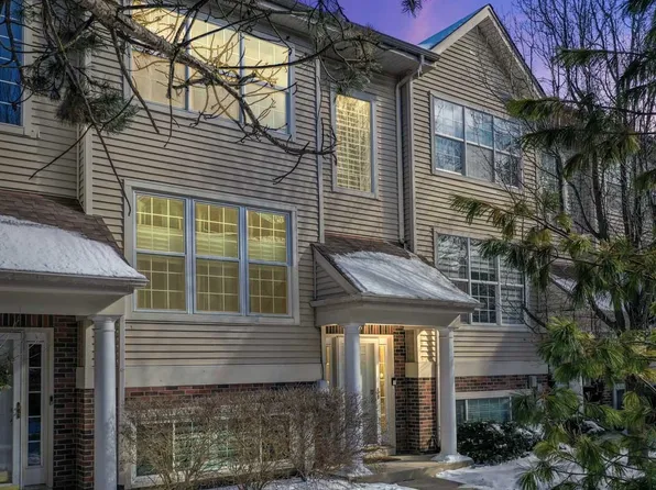 27 E Illinois Ave, Palatine, IL 60067