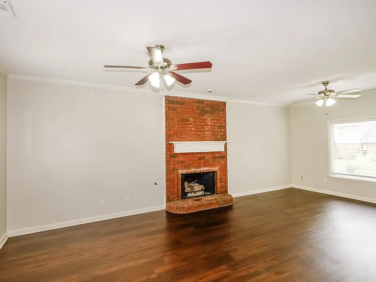 8982 Carrollwood Ln E — Photo 5