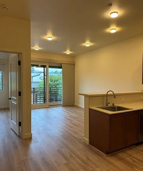 469 Alvarado St #E — Photo 2