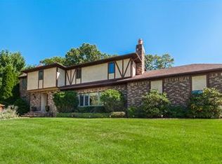 2 Larch Rd, Cedar Knolls, NJ 07927