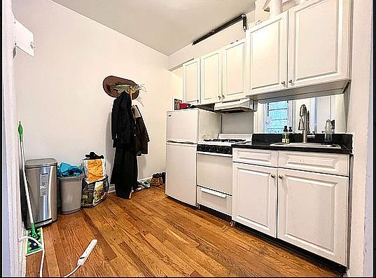 3rd image of 430 E 11th St APT 2