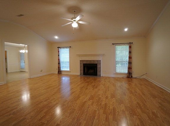 2nd image of 2206 Lakeshore Dr