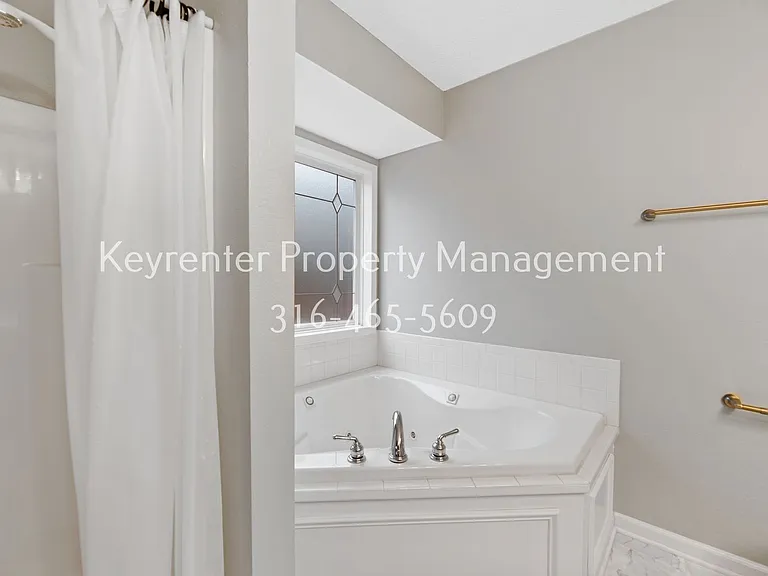 517 E Minneha Ave — Photo 21