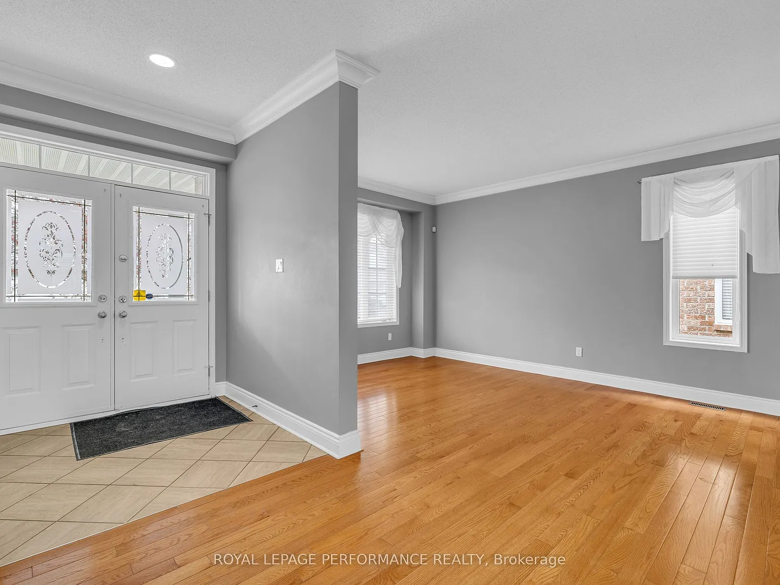 4 bed, $3,600 — Photo 2