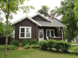 902 8th St, Brookings, SD 57006