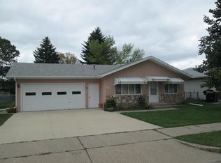 1801 N 21st St, Bismarck, ND 58501