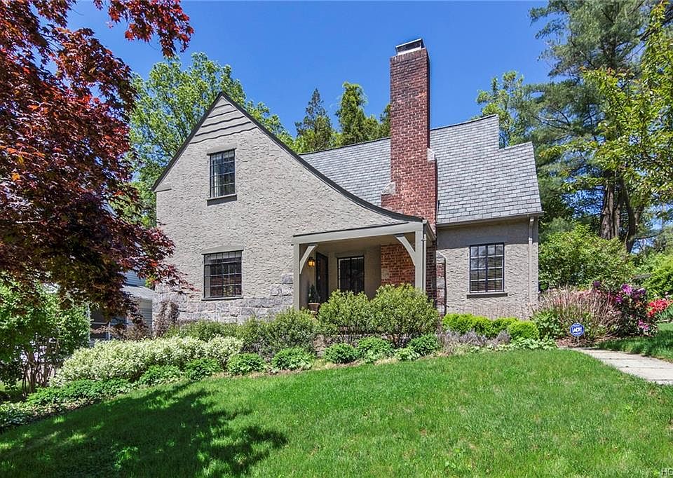 1st image of 17 Findlay Ave