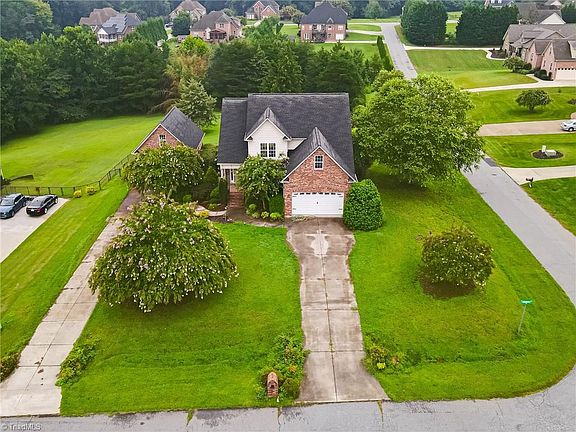 4th image of 112 Redberry Ln