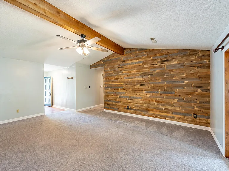 2301 Winchester Dr — Photo 5