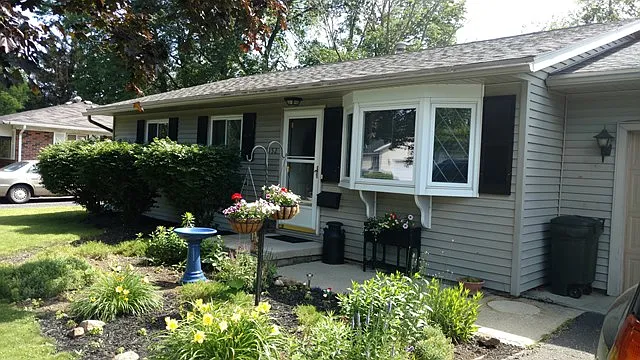 1052 Edison Ave photo 1
