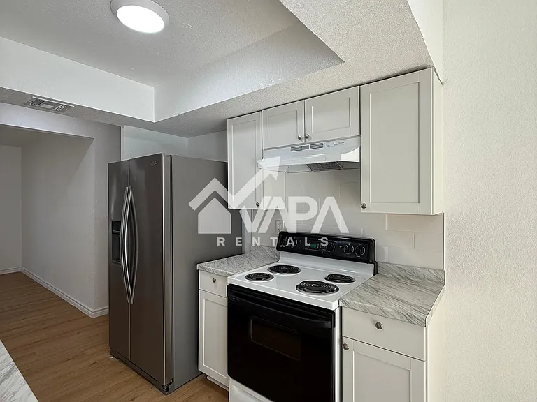 9318 Adams Hill Dr — Photo 3