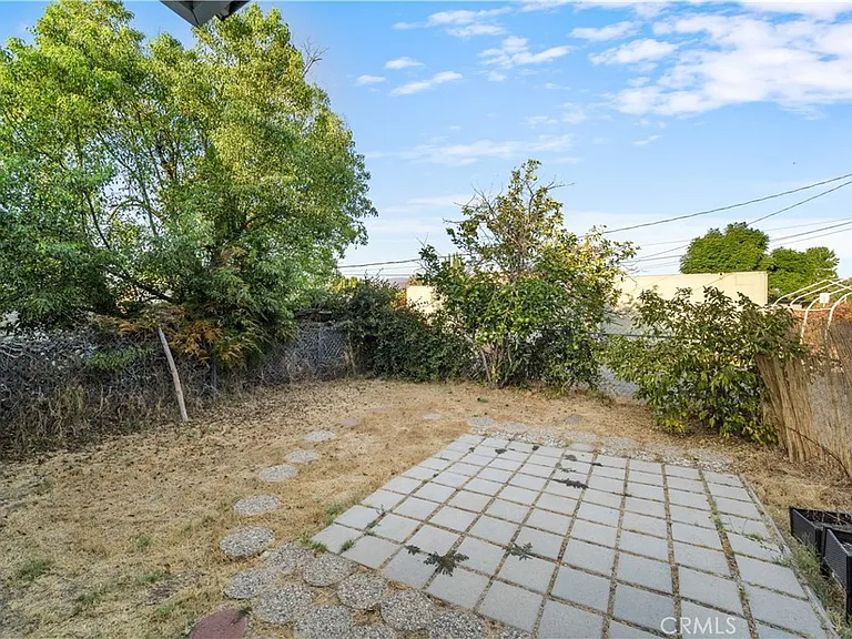 6642 Vineland Ave — Photo 18