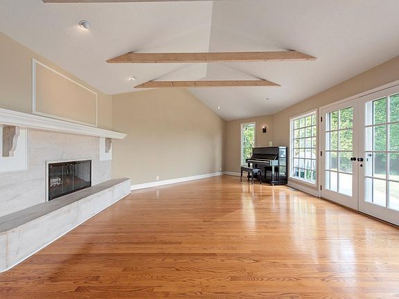 4th image of 12200 Edgecliff Pl