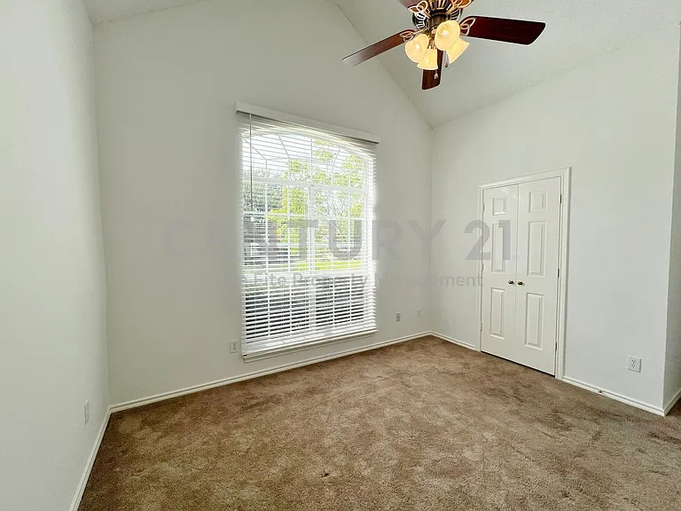 7800 Lancelot Rd — Photo 12