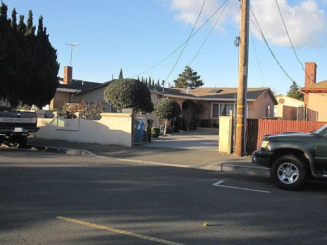 1st image of 545 Bell St