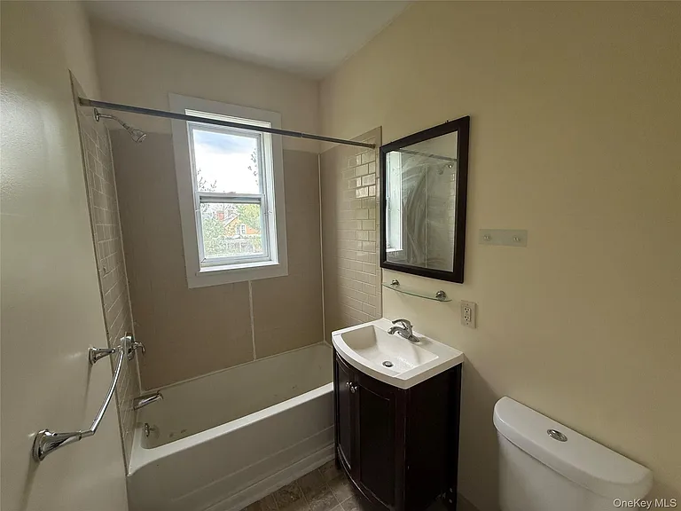 60 Carroll St #D8 — Photo 12