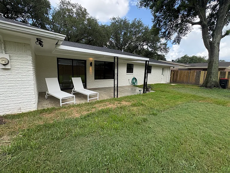 704 Fleetwood St — Photo 46