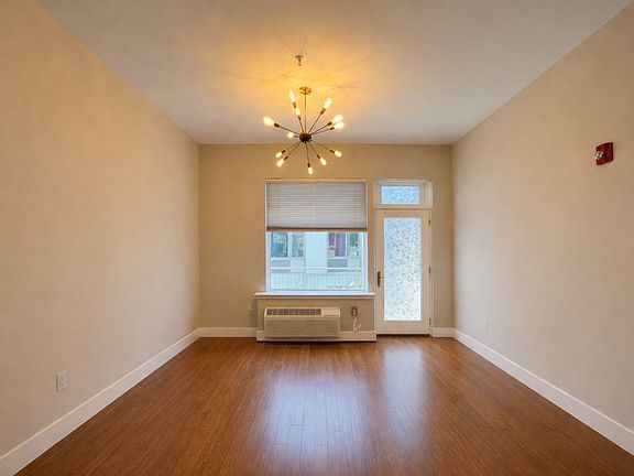 5th image of 217 Newark Ave