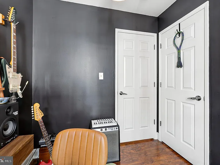 5217 Larchwood Ave — Photo 20