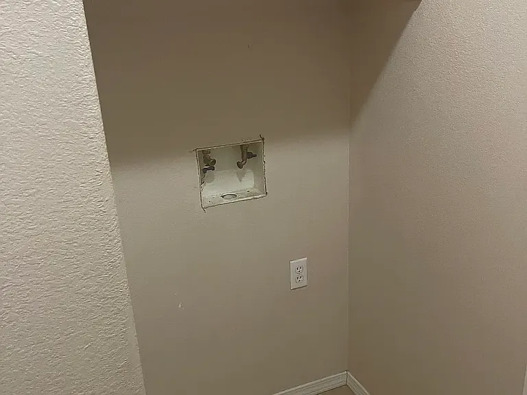 Washer hook ups in laundry room