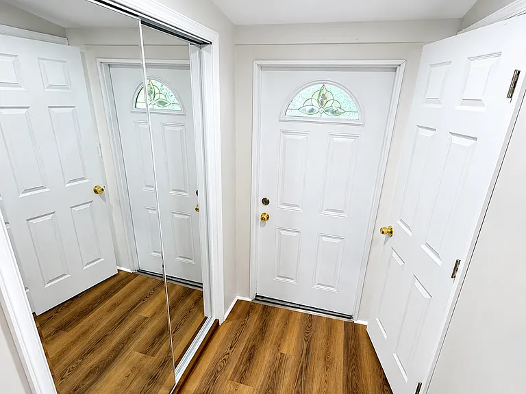 683 Knowles Ave — Photo 3