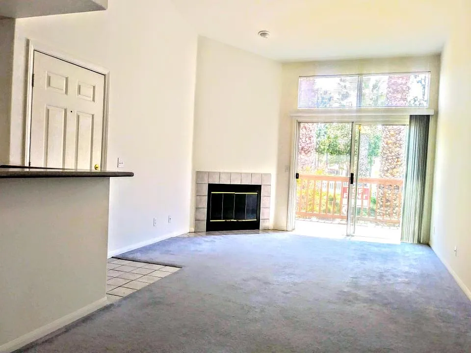 42140 Lyndie Ln — Photo 4