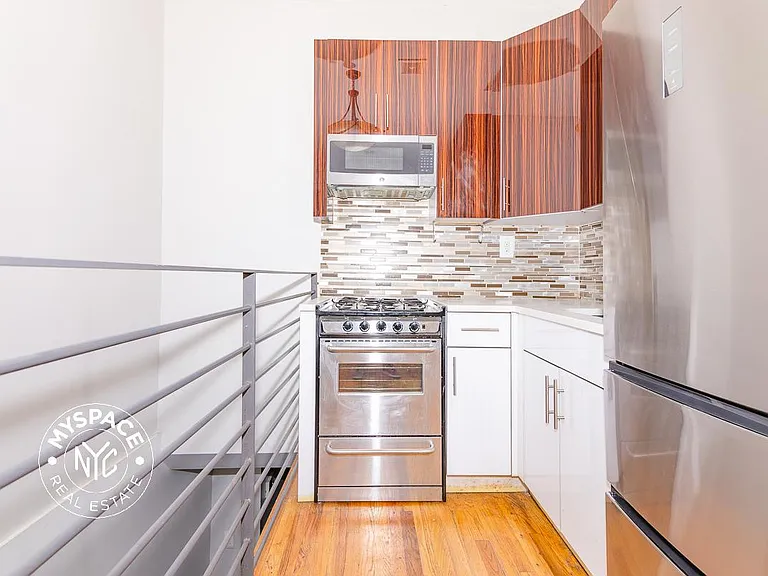 1044 Putman Ave #1 — Photo 1