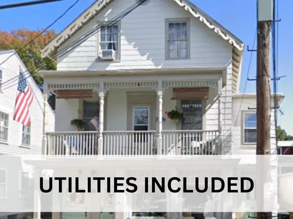 182 High St, Bristol, RI 02809