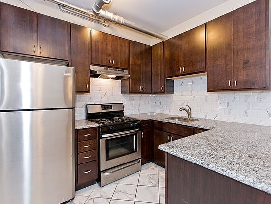 2nd image of 3155 W Augusta Blvd #B