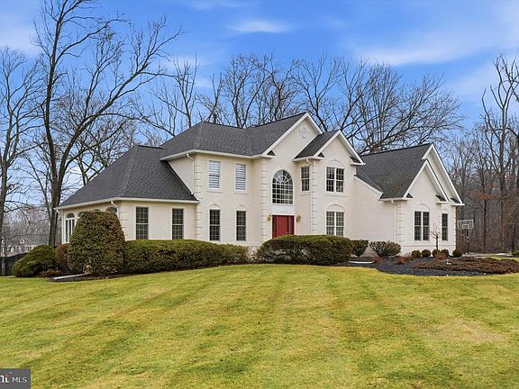 3rd image of 385 Ridge Ave