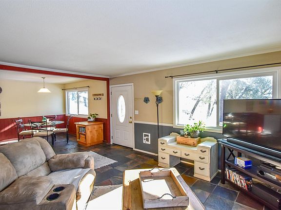 5th image of 22011 Feather River Dr