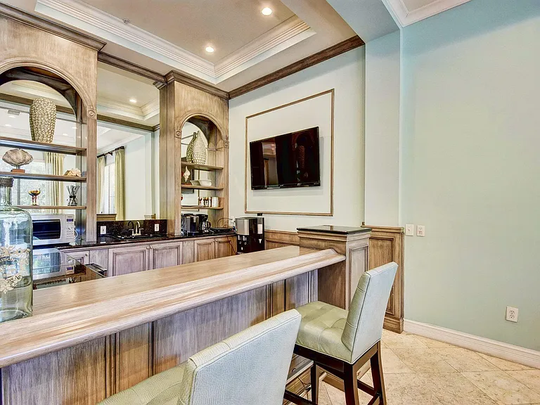 630 Sapodilla Ave #223 — Photo 36