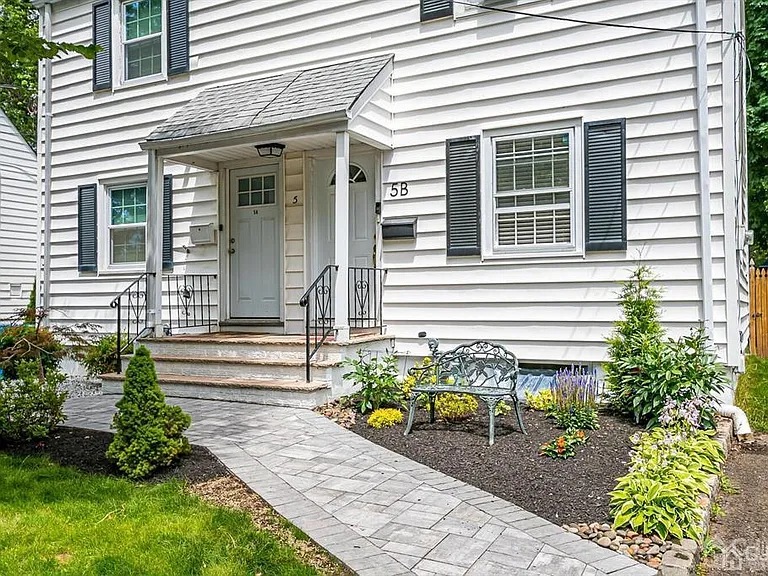 5 Mayfield Pl #B — Photo 1