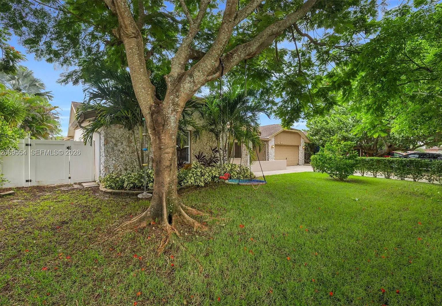 Marcano Estates — Photo 2