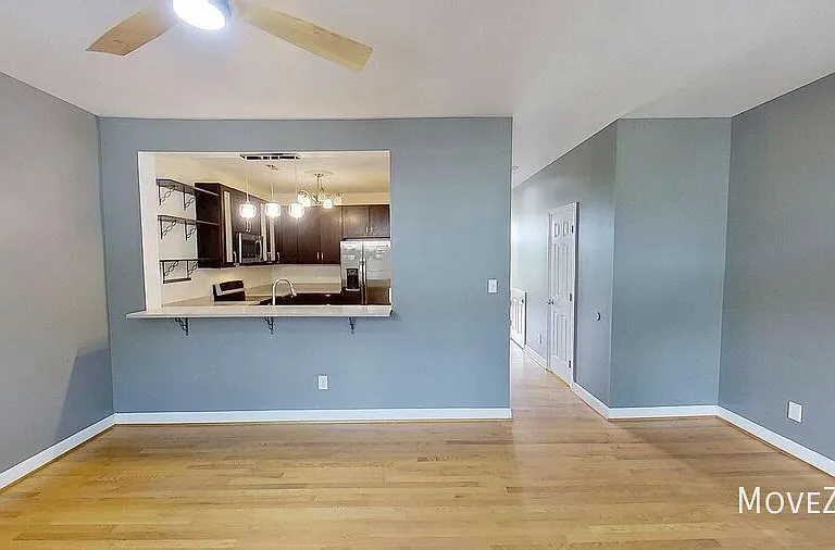 208 E Davie St — Photo 3