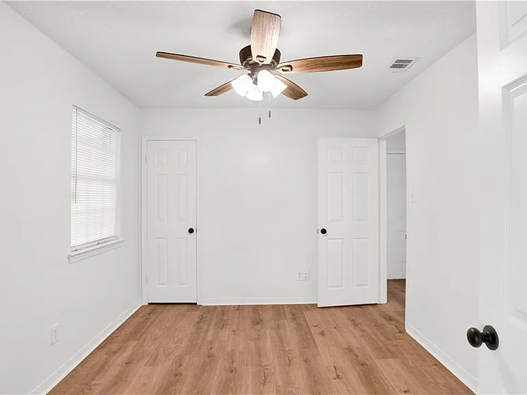5631 Bentley Ln — Photo 15