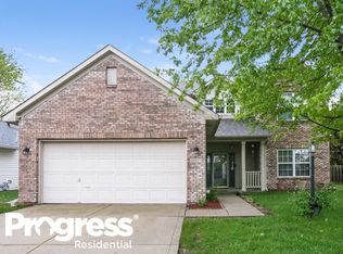 10823 Roundtree Rd, Fishers, IN 46037