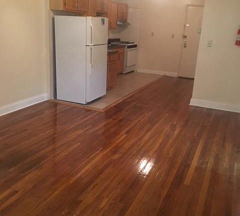 2nd image of 8825 148th St APT 3R