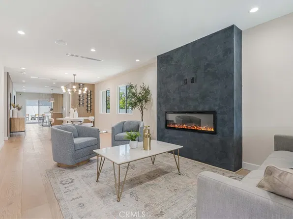 2837 S Palm Grove Ave, Los Angeles, CA 90016