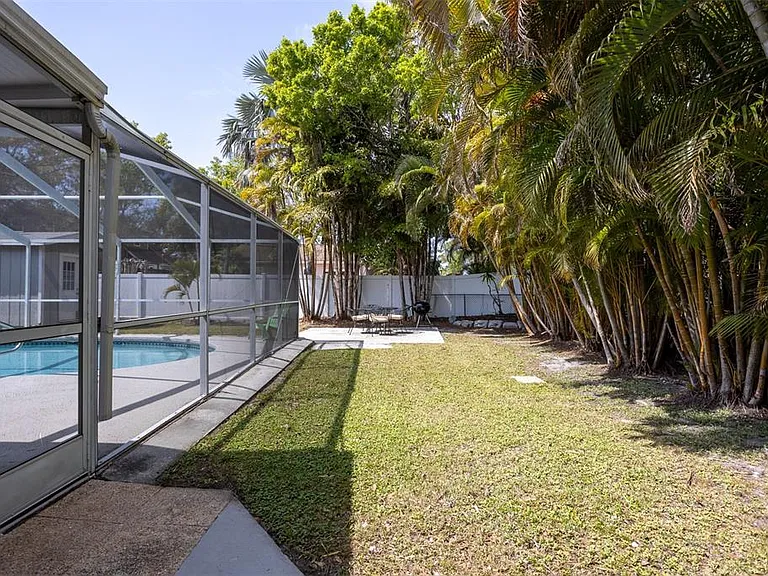 711 Bayshore Dr — Photo 43