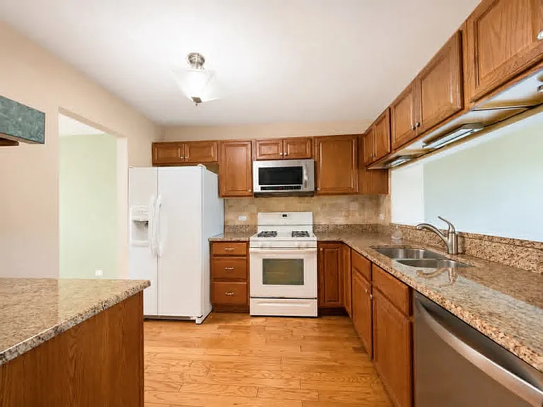 1696 Vermont Dr — Photo 5