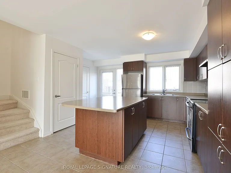 3135 Boxford Cres #6 — Photo 9