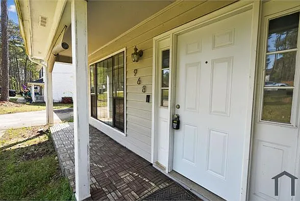 968 Pine Ridge Dr — Photo 2