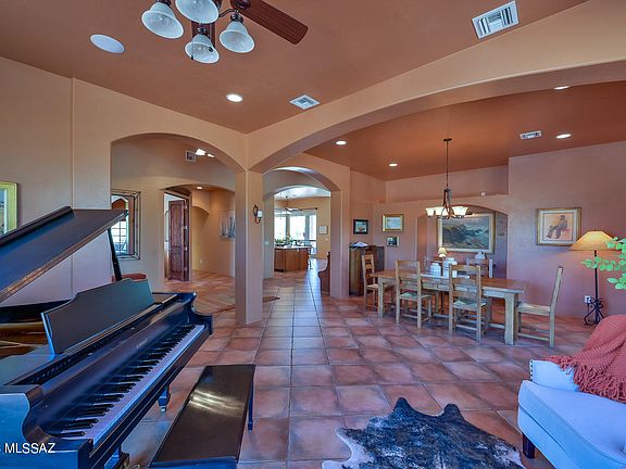 4th image of 11455 N Camino De Oeste